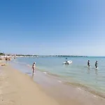 Sandy 호텔